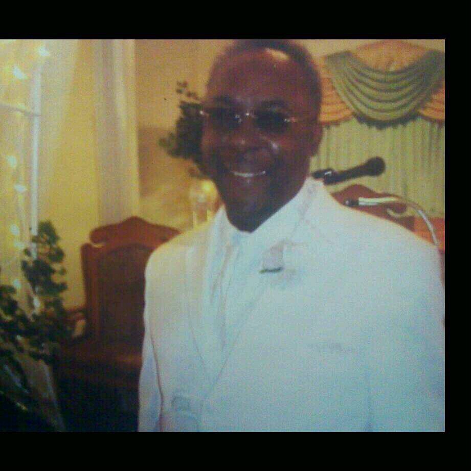 restell9's profile picture. 