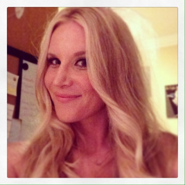 heyjuls_3's profile picture. live. love. wine. learn.