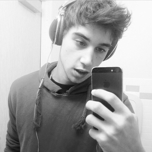 What's up? I'm jai :) Single