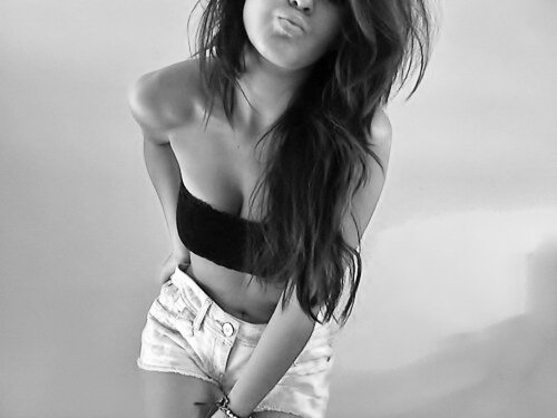 MellisentDumble's profile picture. I can't control my feelings, but I hate how my feelings can control me.