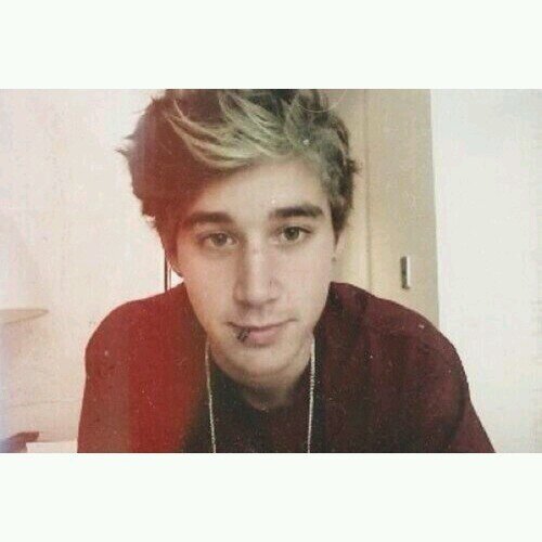Luke brooks||Single
Love me.
Eugenia aw||Ari aka dolsce