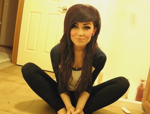 Give a girl the right shoes, and she can conquer the world. - M