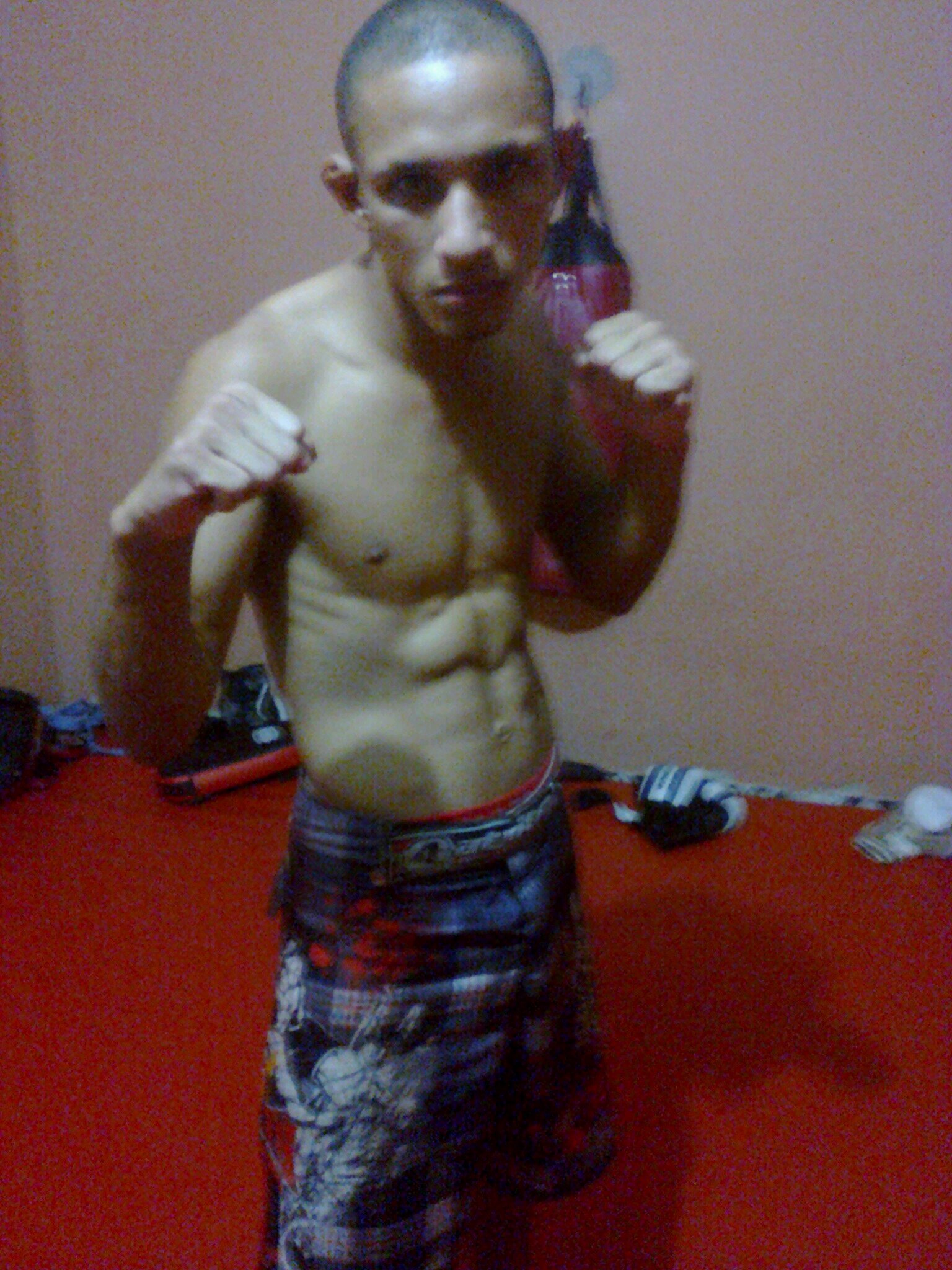 sou praticante de jiu-jitsu ,muay thai e lutador de mma semi-profissional ,me sigam que eu te sigo tambem oss