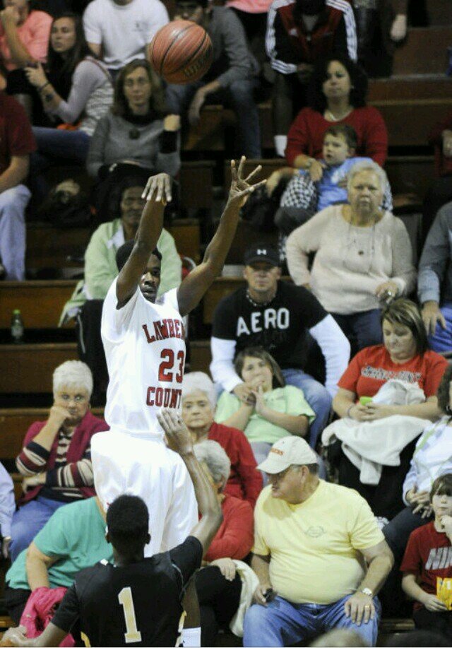 Terrell24Owens's profile picture. #TeamBulls #BallisLife #TeamAdidas #JustDoIt #Phillipines4:13 #LCHS #23