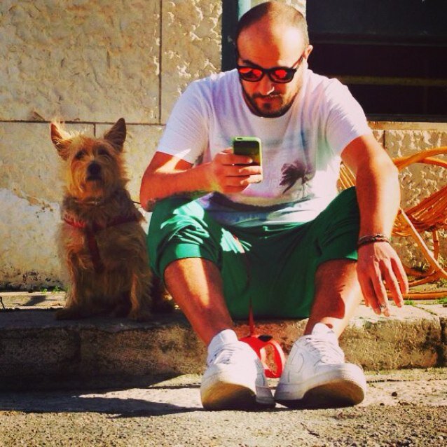 ..ognuno di noi ha bisogno di credere in qualcosa, io credo che tra un attimo mi farò una birra. Instagram: @lodomenicobiufi.