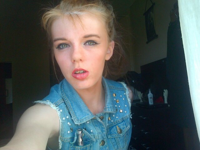 Add me on bbm 26359589 x