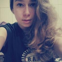 I'm #directioner. I love play basketball and volleyball :)