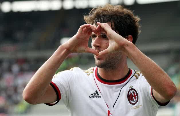 Midfielder of @ACMilan and Italian National Team, #16