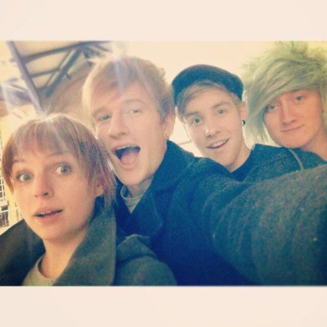 I love YouTubers and the internet ruined my life…. AND LET'S TALK ABOUT SHERLOCK BECAUSE OMG!!!