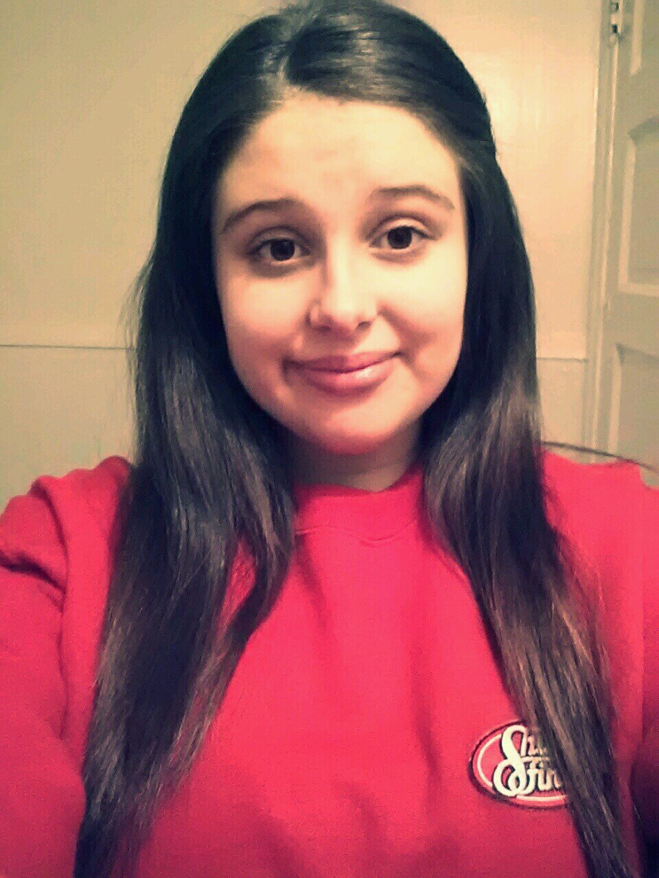 My name is Brittany ; )
Ima chill girl i love to have fun & party!