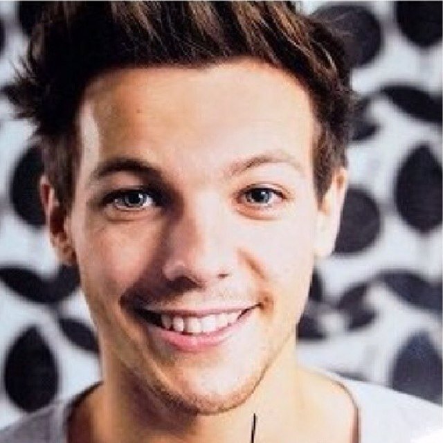 follow @ashfthxrry bc she gave you free follow