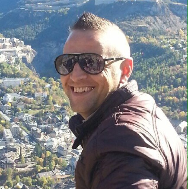 PicatReAlessand's profile picture. Italiano! Je fais le meilleur cafe de la region #05. Homme droit de droite... PRIMA GLI ITALIANI!!! Vivo in Francia da troppo tempo 🤭