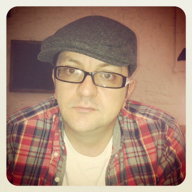 Trent Vineyard, husband, father, cat owner and enjoy Excel (Geeky). Great friend: Jesus
