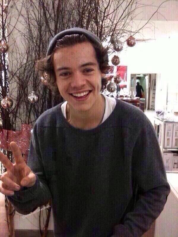 THIS IS A SAVED ACC FOR @CHURROSTYLEZ IM TRYING TO GET SUNSHINE/5