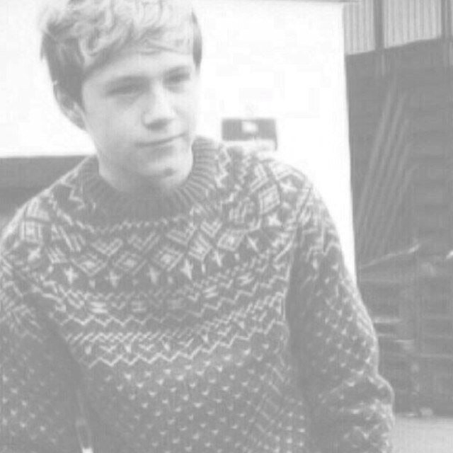 Go follow @iceniall_ pls ily
