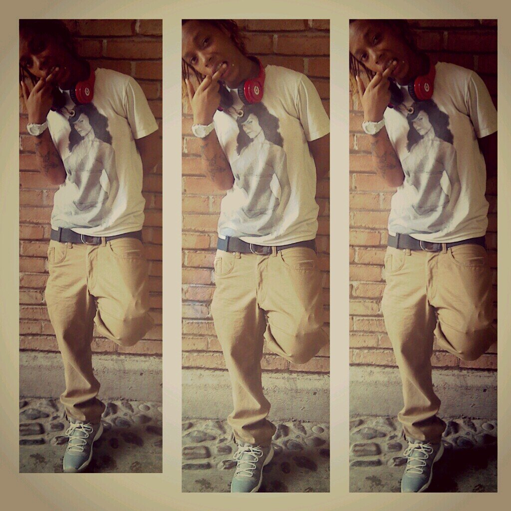 singleeeeeeee dont fuc wit many #MMB  #MoneyFeen
