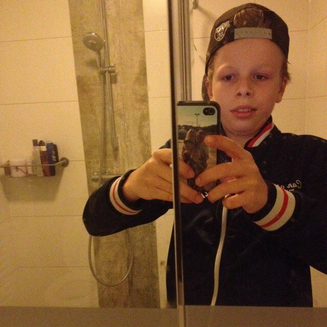 Hee ben lars mij matie is @lucaaatjee volg hem op twitter