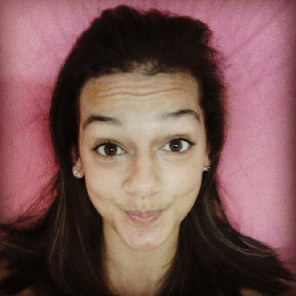 Não sou a garota mais certinha &&'

nem a totalmente descontrolada. Não busco ser perfeita'