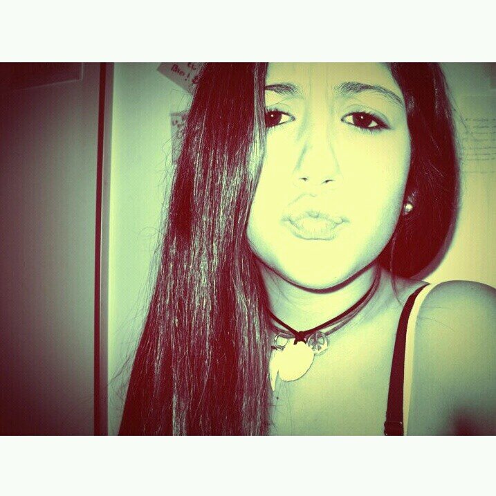 No puedes ser fuerte con alguien que es tú debilidad ~J