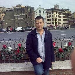 Profesor na Fakultetu medicinskih nauka u Kragujevcu, odsek Farmacija.