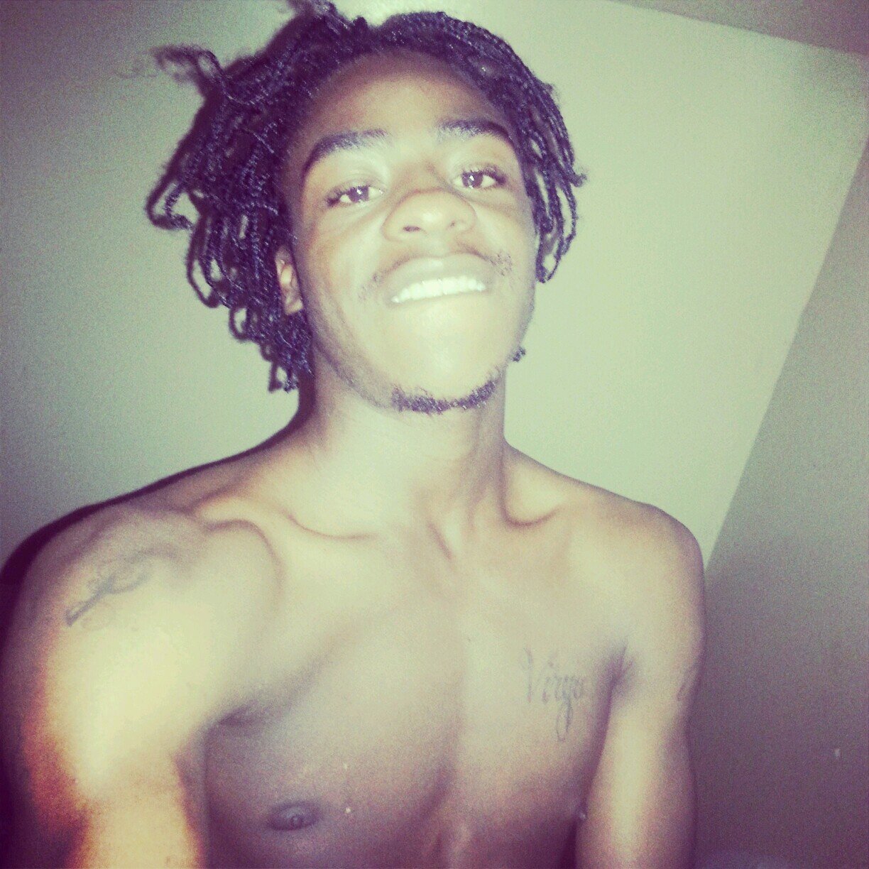 be yo own Men/Women thdy gon try to bring u down but dont look in2 it stay Real to the game N tRu to wat u do blessings Cum eRRday