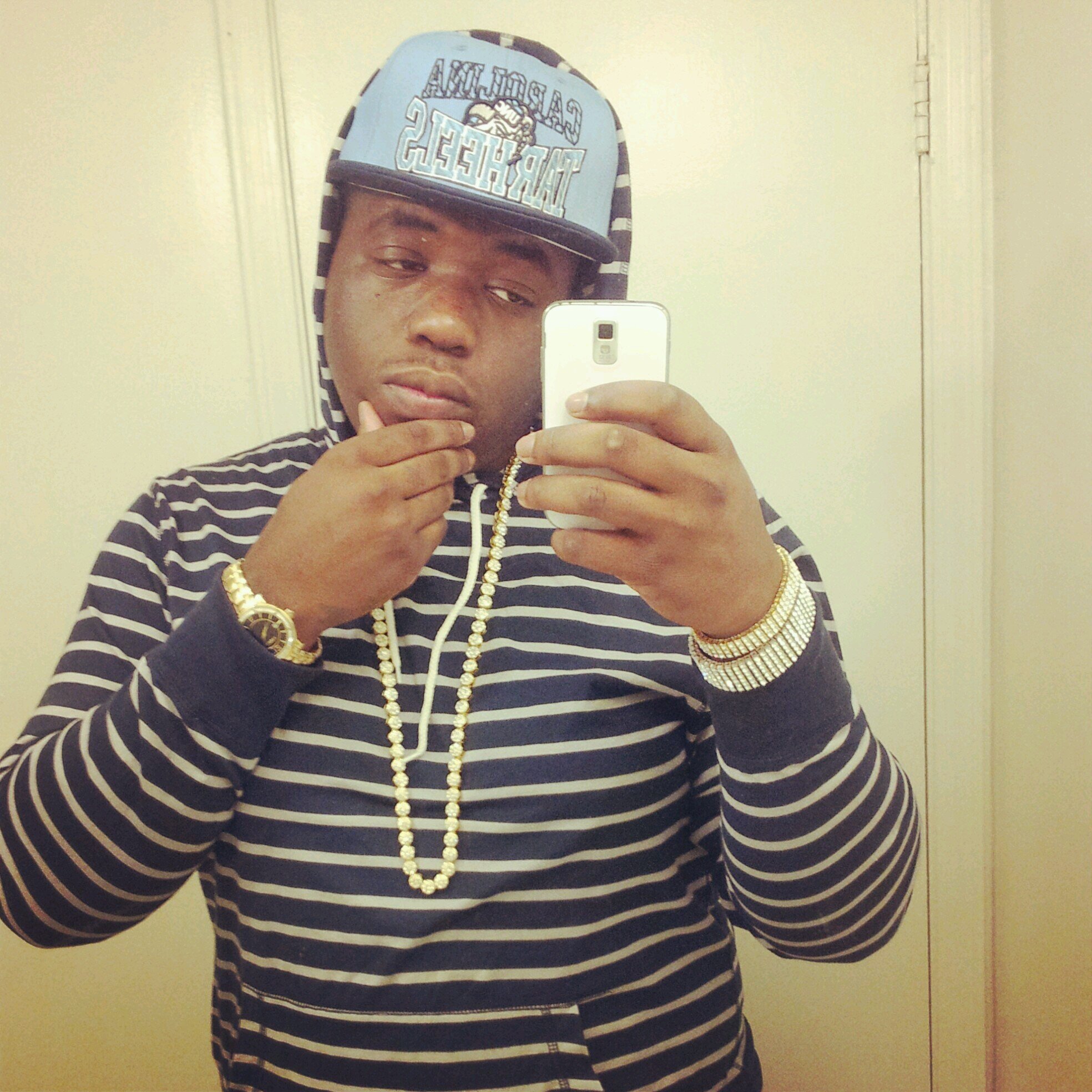 I hav my own place n whippin n work n I hav no kids im bout my ambition n goals n $$ n biz I keep it 1000 very bt nt rude book smart street smart and romantic