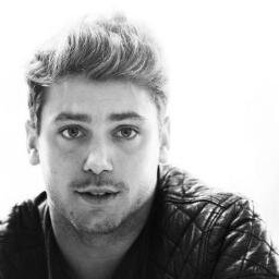 Compte Fan de @Bastian_Baker ! Sortie de son 2ème album Too Old To Die Young ! #LuckyFans #ClasseIntegrale