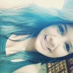 Eu sabia que isso ia dar errado agora eu tô sempre chapada,
com olho meio fechado ♪