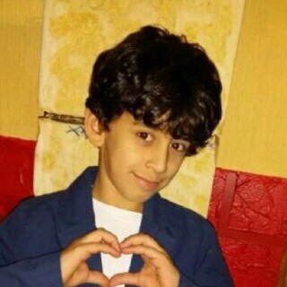 لن يكفيني الطموح بل سأجعل أحلامي واقعاً , أسعى لتحقيق ذاتي وأمنياتي ، لا أحب أن تحكم علي دون ان تعرفني , أعشق النوم , مظلومة فولورزياً .