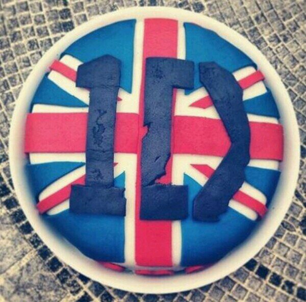 always in love with Harry Styles, Niall Horan, Zayn Malik, Liam Payne, and Louis Tomlinson