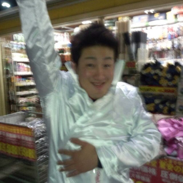 tonosaki_bot's profile picture. 某運送会社で働いてます。たまあにワキの下から10円玉の匂いがします。よろしくお願いします。