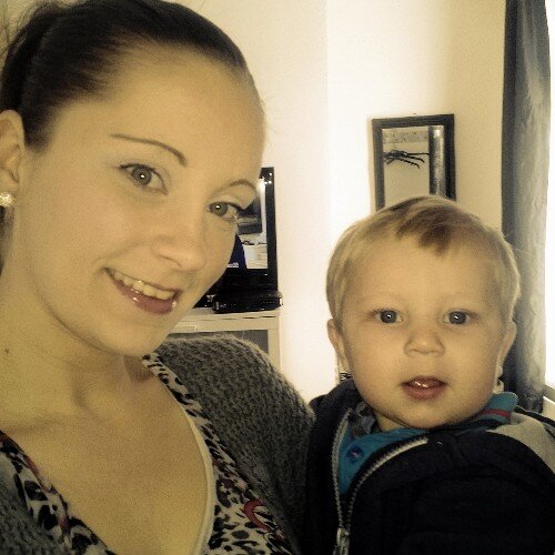 Married to: Robert Simmons            Mother to:  Finley mark Simmons and Charlie Lucas Simmons            Age: 27