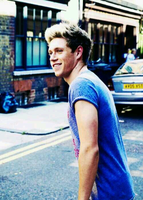 Doniya Malik follows 21/7/2013 - forever 0/5