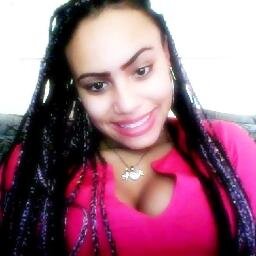 - aqueela quee see coontenta com um siimplees abraaço oou um siingeloo sorriso, preecisaa daar o priimeiroo passoo, Amar