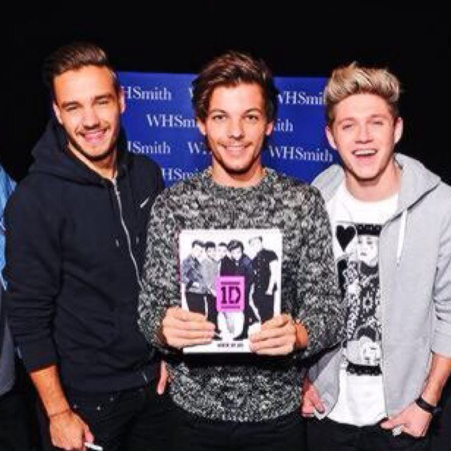Please follow @zaynismysun and @findmehoran :)
