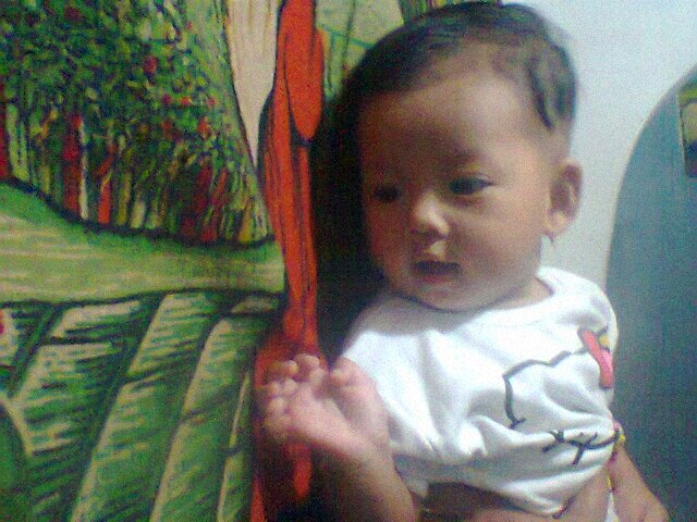 Anak perempuan pertama ibu @LianTiwi dan ayah @didienpermana || 020513