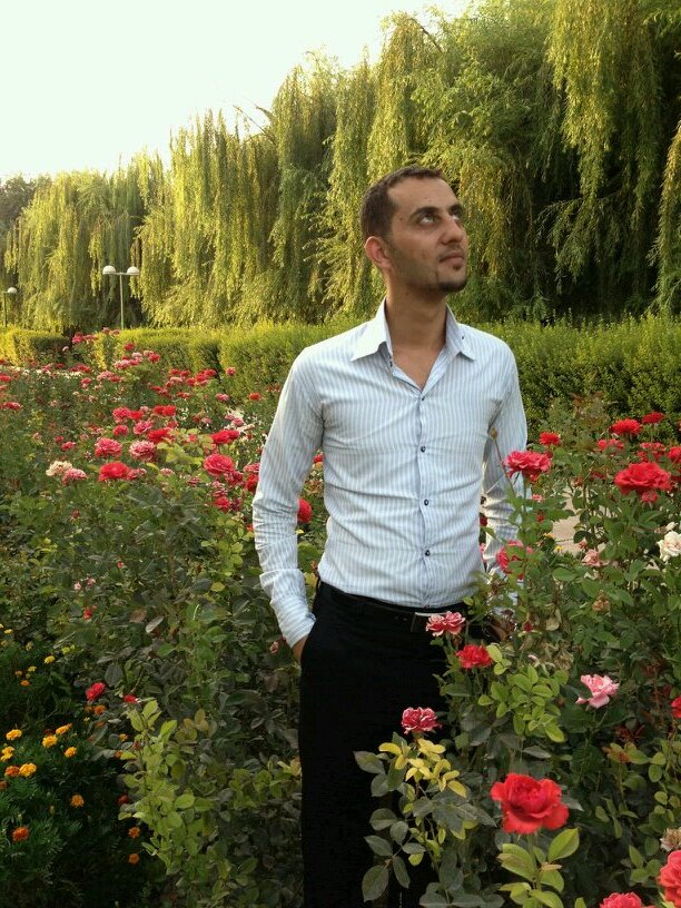 ‏‏‏‏  ..يكفينا تفاخرآ ان الحسين هو أبن علي أبن ابي طالب..عليهم السﻻم...