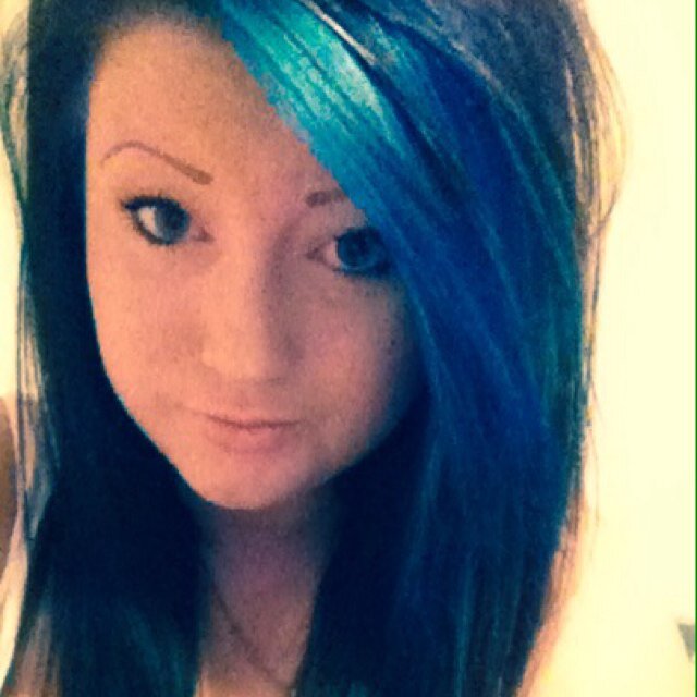 Jessiicahh Gingell!
 Follow mee & i'll follow you! :D♥