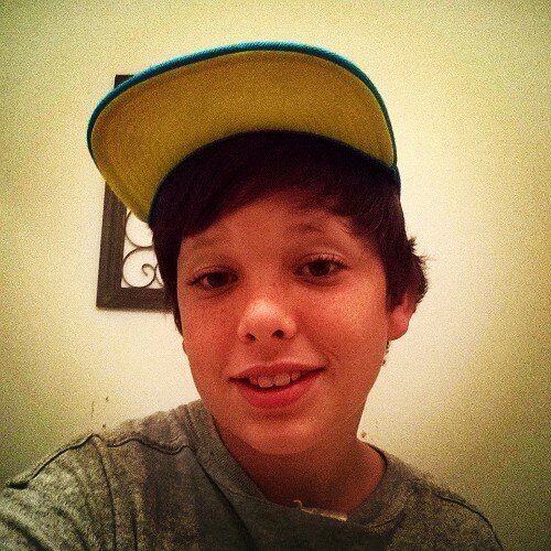 I wanna be famous!!!Hope it will happen 1 day!! But god still comes first