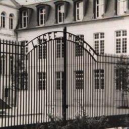 MicheletVanves's profile picture. Twitter du Collège et Lycée Michelet se situant à Vanves, en proche banlieue parisienne. Je follow les grandes personnalités qui y ont été élèves et des élèves.