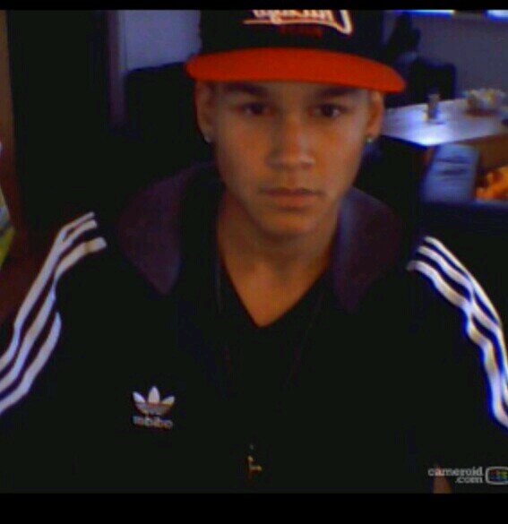 Antiliaan | 18 y/o | Love | Bow wow look at me now |