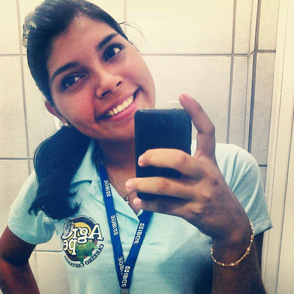 - Admiro aqueles que não precisaram estragar a felicidade de ninguém pra encontrar sua *-* .