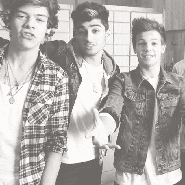 please follow @trxpicalzirry !