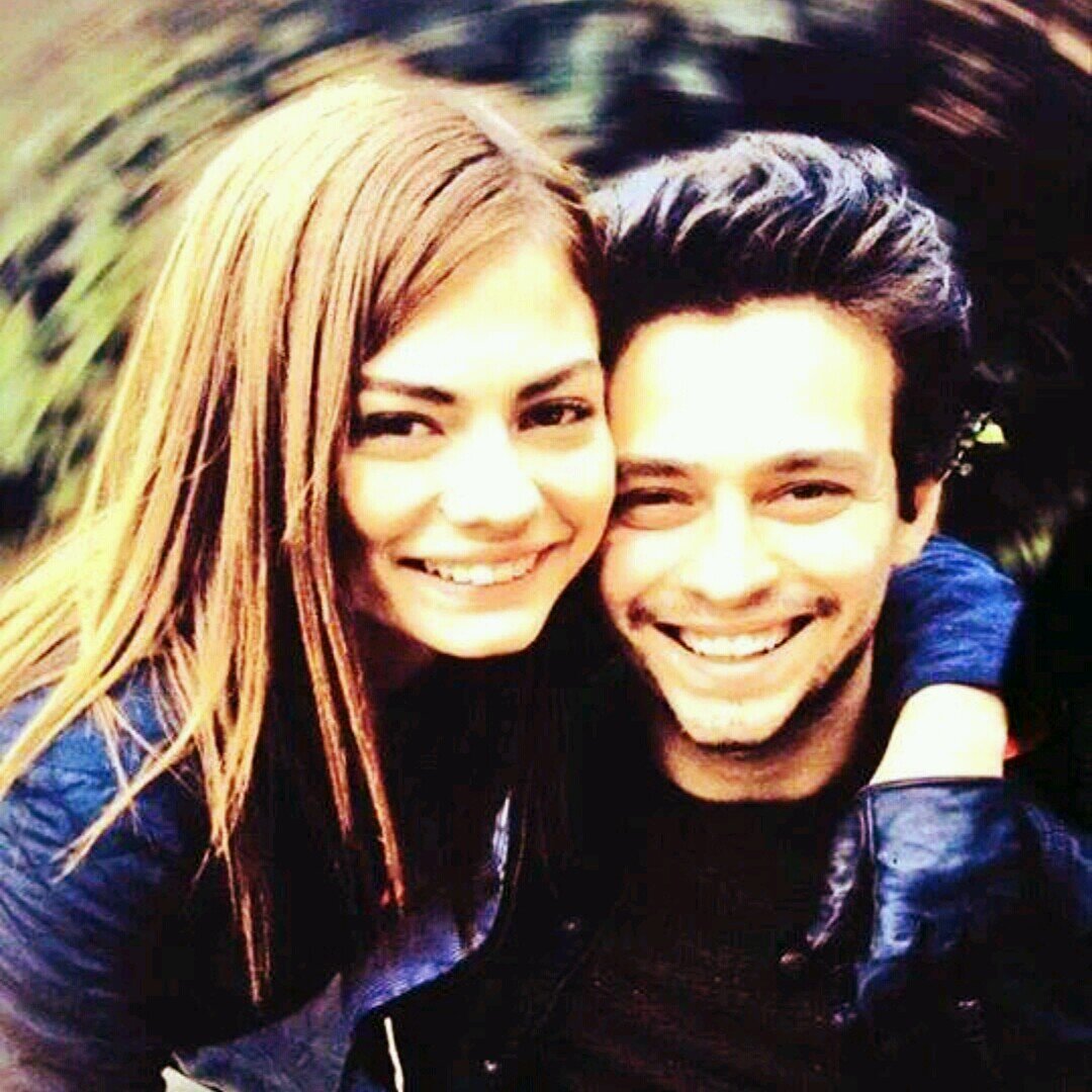 Demet ve Ekin.. onlar yok, ben yok.. açık ve net. @dmtzdmr @iekinkoc ♥