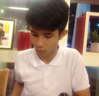 V'13 SMAN 5 Bandung | Ex-announcer of @99ersRadio_bdg | ArtFashion | SINGER | STP Bandung 2013 | ig: Langitmuhasa