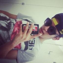 I'm beautiful in my way
'Cause God makes no mistakes
I'm on the right track, baby
I was born this way