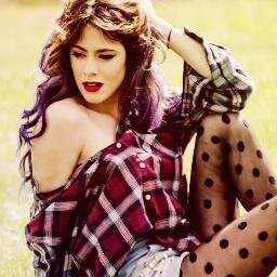 Amo Violetta e Rebelde , sou Leonetta e Vondy 3  @PaluSirven marcou meu tweet como favorito 6 vezes nos dias 26/4 e 29/4 ♥