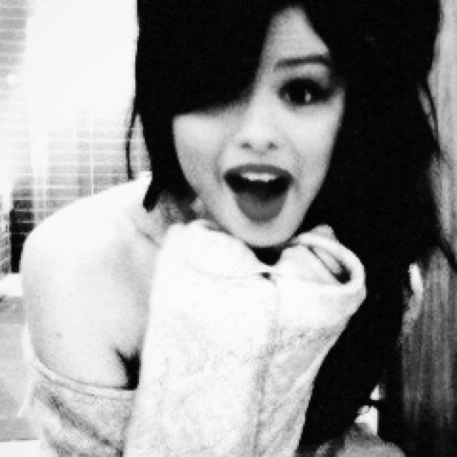 Selena • muta • single