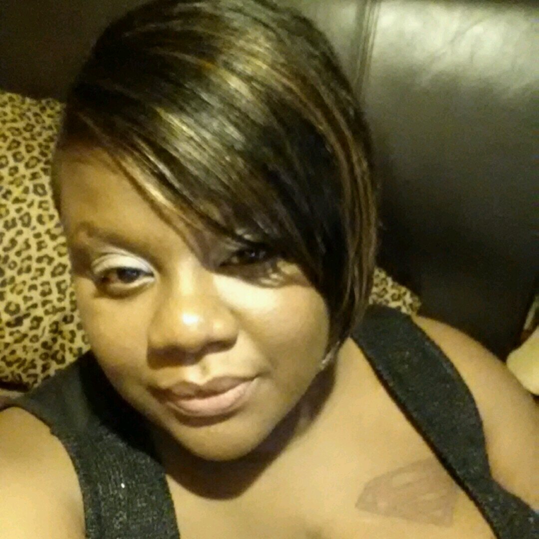 reesespieces93's profile picture. mind yo bizness