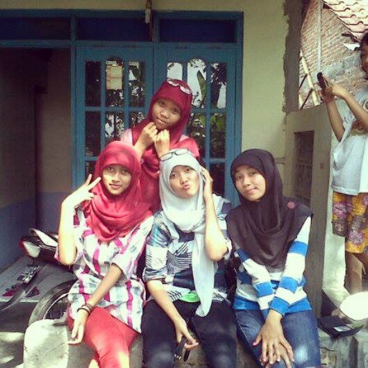 Allah SWT  ~simple girl~  love big family